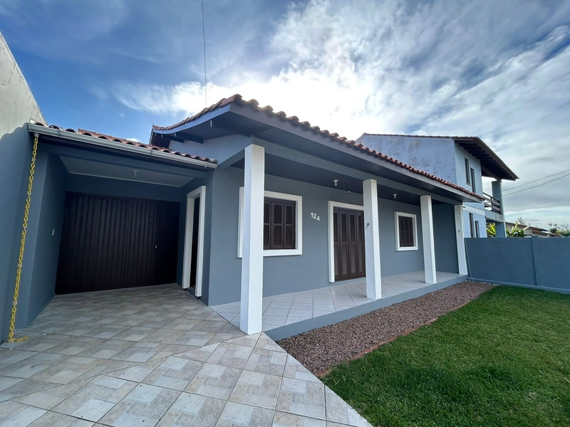 Casa Semi-mobiliada com Piscina e Espaço Gourmet – Frente Leste: 1ª foto da galeria de imagens do imóvel
