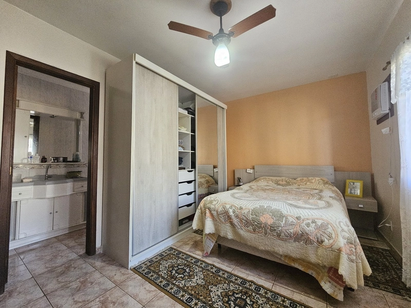 Casa aconchegante com suíte, lareira e amplo pátio: 9ª foto da galeria de imagens do imóvel