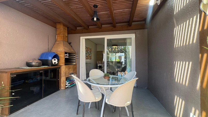 Linda Casa Térrea com Lareira, Piscina e Espaço Gourmet em Condomínio: 23ª foto da galeria de imagens do imóvel