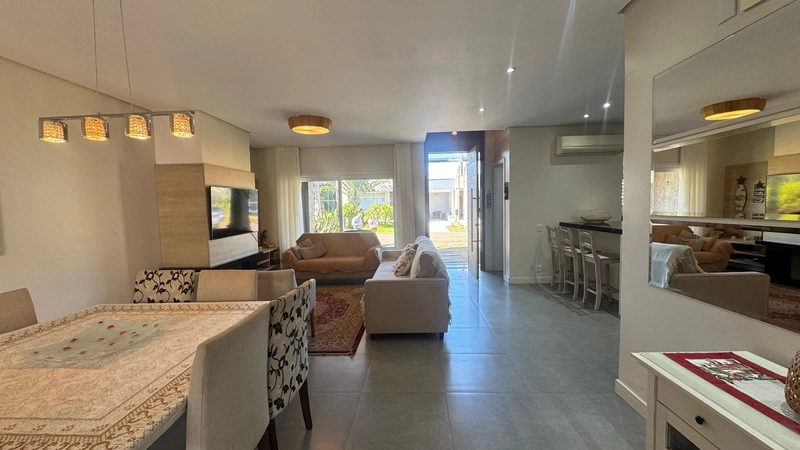 Linda Casa Térrea com Lareira, Piscina e Espaço Gourmet em Condomínio: 8ª foto da galeria de imagens do imóvel