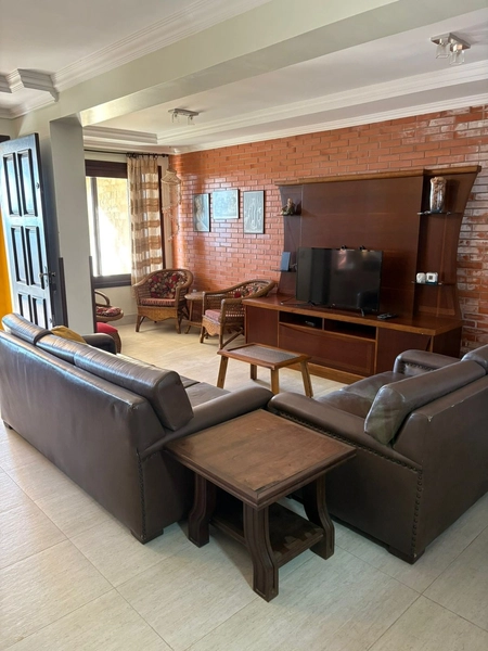 Casa com Anexo Completo – Ideal para Morar e Alugar: 7ª foto da galeria de imagens do imóvel