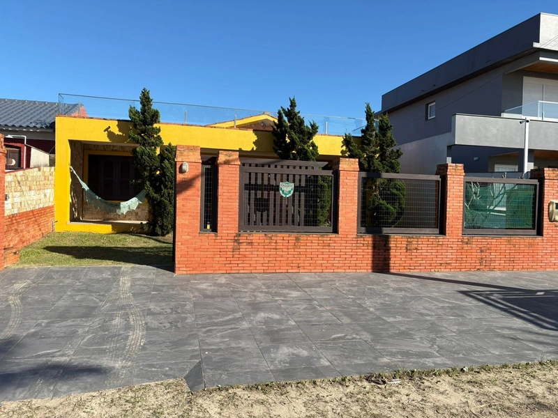 Casa com Anexo Completo – Ideal para Morar e Alugar: 2ª foto da galeria de imagens do imóvel