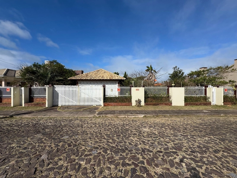 Ampla Casa Rústica com Vista para o Mar em 4 Terrenos: 24ª foto da galeria de imagens do imóvel
