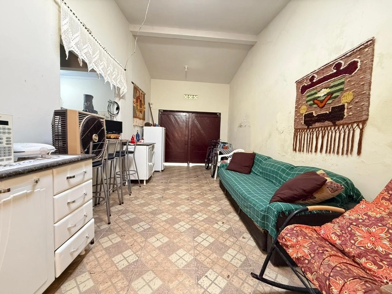 Sobrado á Venda com 6 Quartos e Pátio Amplo!: 3ª foto da galeria de imagens do imóvel