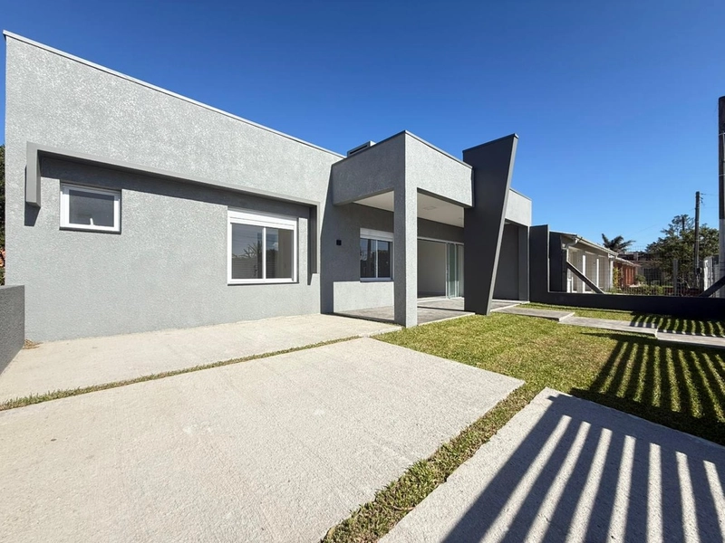 Linda Casa Térrea com Excelente Padrão Construtivo e Ótima Localização: 2ª foto da galeria de imagens do imóvel