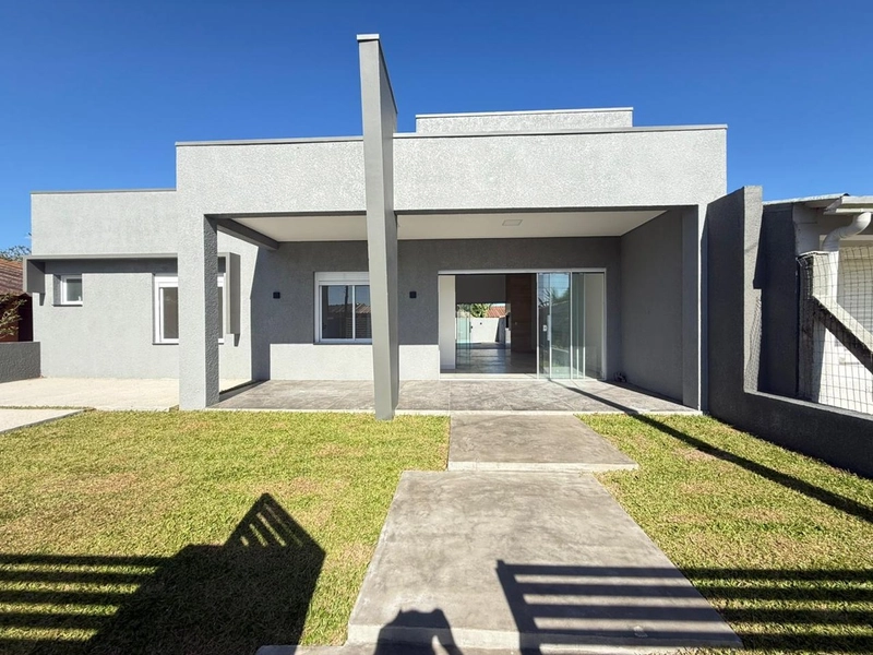 Linda Casa Térrea com Excelente Padrão Construtivo e Ótima Localização: 1ª foto da galeria de imagens do imóvel