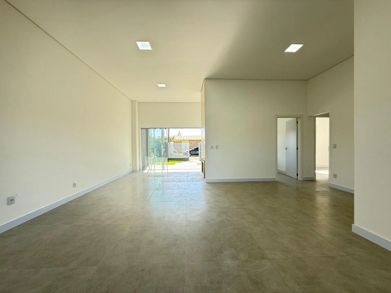 Linda Casa Térrea com Excelente Padrão Construtivo e Ótima Localização: 18ª foto da galeria de imagens do imóvel