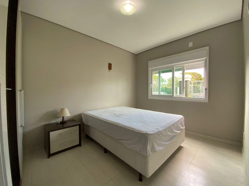 Casa espaçosa com suíte, lareira e piscina privativa!: 25ª foto da galeria de imagens do imóvel