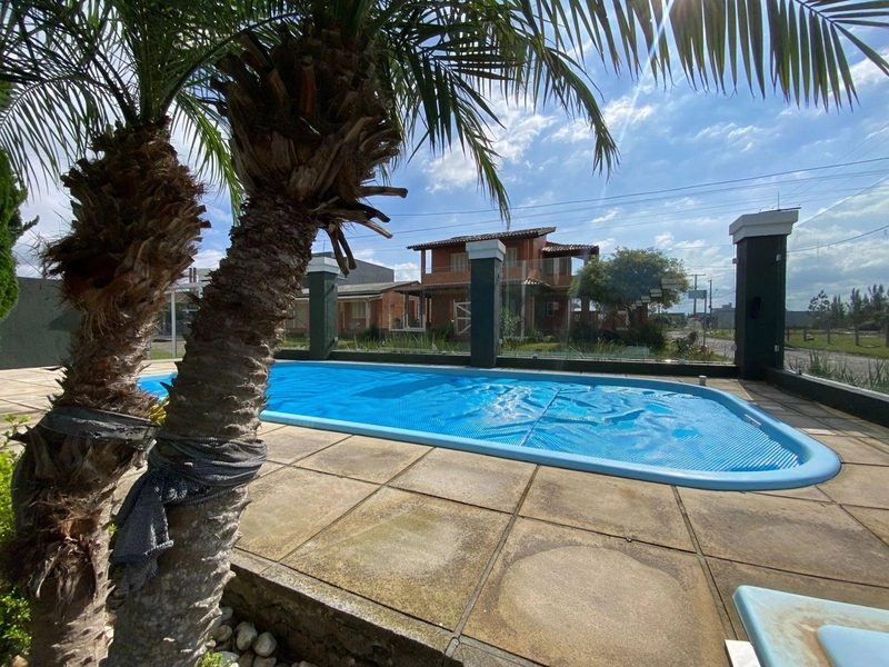 Casa espaçosa com suíte, lareira e piscina privativa!: 8ª foto da galeria de imagens do imóvel