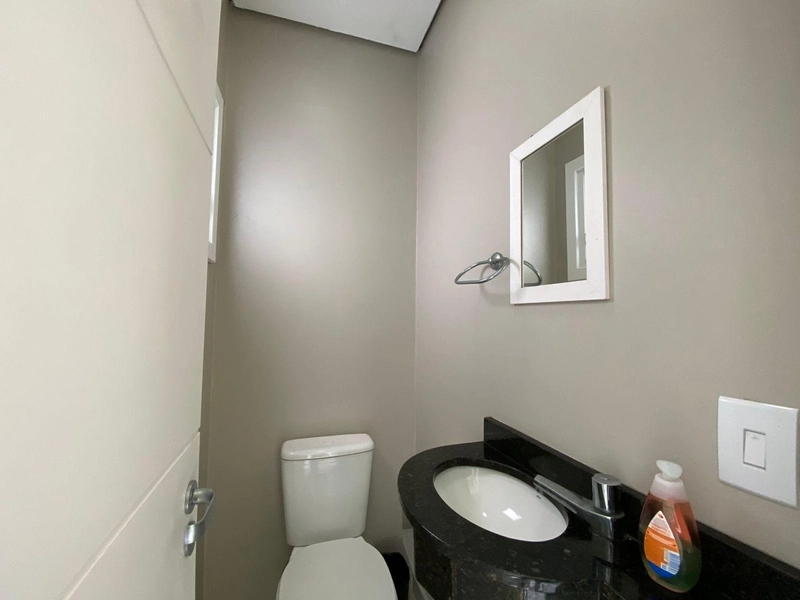 Casa espaçosa com suíte, lareira e piscina privativa!: 23ª foto da galeria de imagens do imóvel