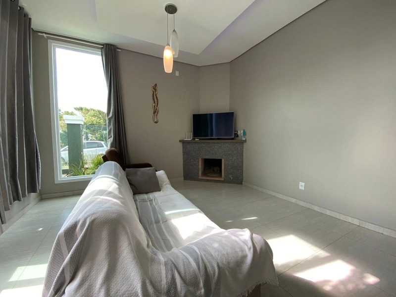 Casa espaçosa com suíte, lareira e piscina privativa!: 20ª foto da galeria de imagens do imóvel