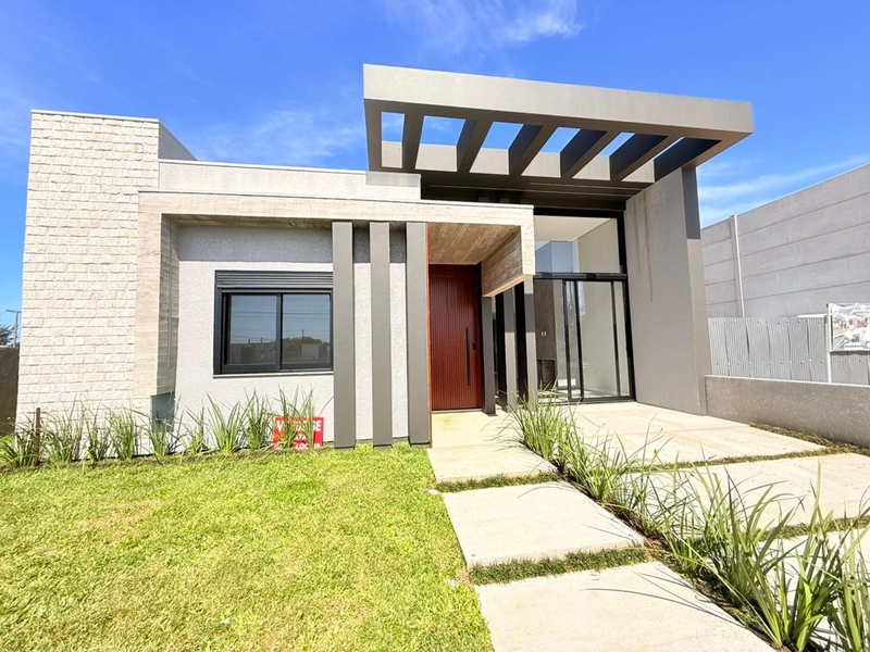 Linda Casa com Suíte, Lareira e Amplo Pátio para Toda a Família!: 2ª foto da galeria de imagens do imóvel