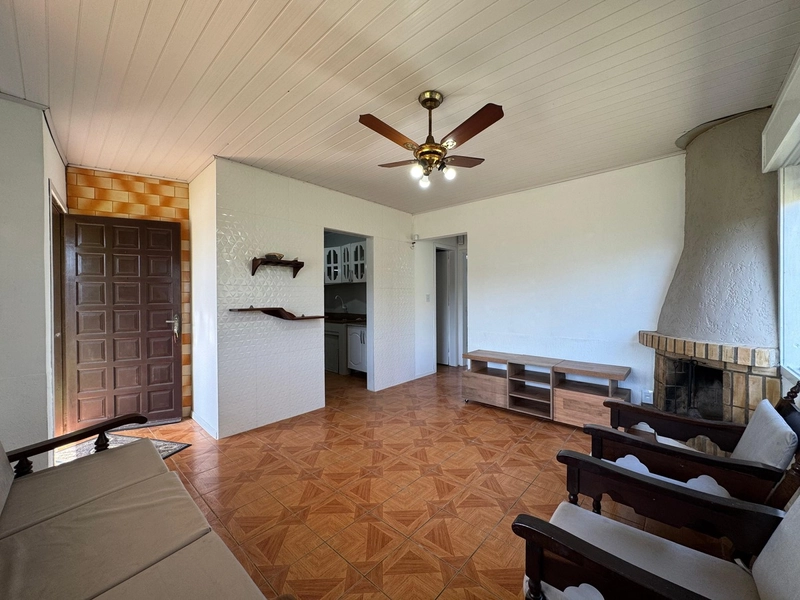 Casa com Suíte, Lareira e Amplo Espaço Verde para Lazer e Conforto!: 6ª foto da galeria de imagens do imóvel