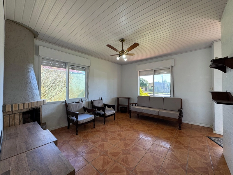 Casa com Suíte, Lareira e Amplo Espaço Verde para Lazer e Conforto!: 8ª foto da galeria de imagens do imóvel