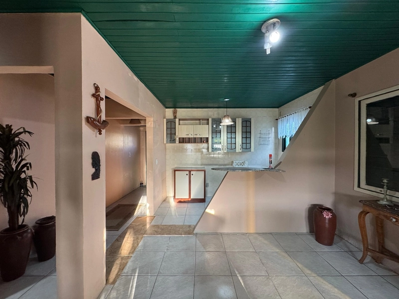 Casa com 2 Suítes, Localizada a Apenas 3 Quadras do Mar!: 11ª foto da galeria de imagens do imóvel