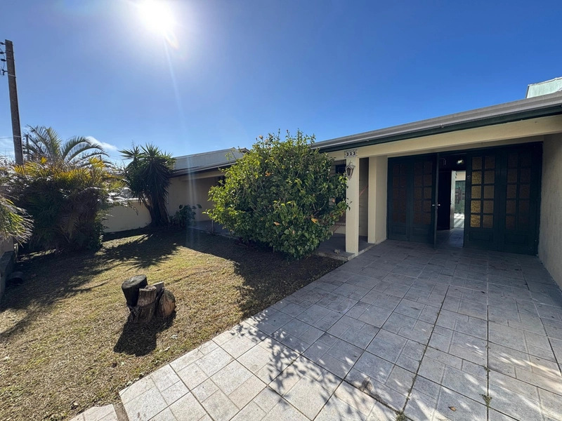 Casa com 2 Suítes, Localizada a Apenas 3 Quadras do Mar!: 2ª foto da galeria de imagens do imóvel