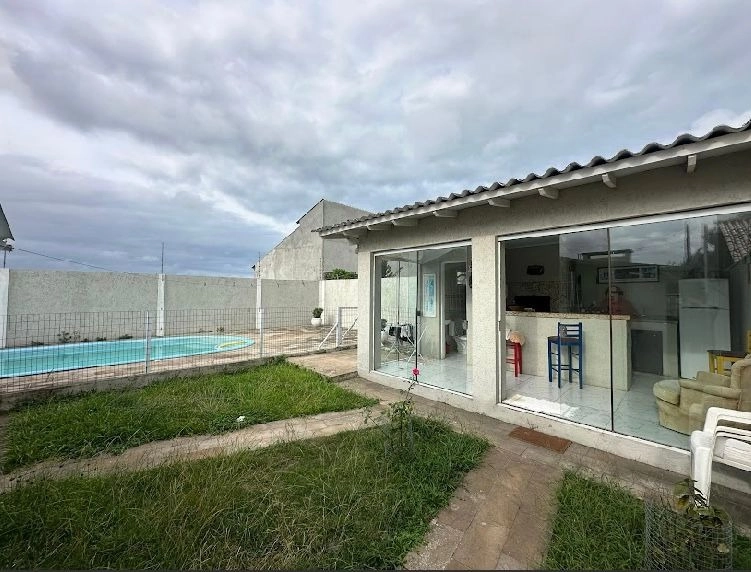 Casa com Piscina, Lareira e Espaço Gourmet Completo!