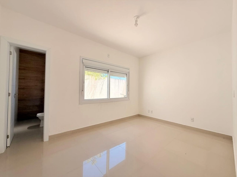 Lindo Geminado com 3 Dormitórios e Churrasqueira Integrado!: 8ª foto da galeria de imagens do imóvel