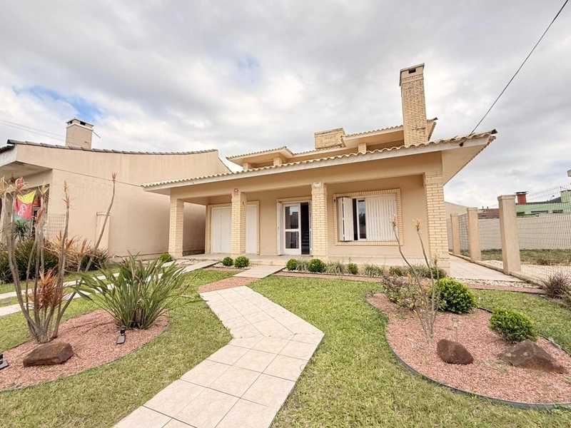 Charmosa Casa Semi-Mobiliada com 2 Suítes e Lareira!: 1ª foto da galeria de imagens do imóvel