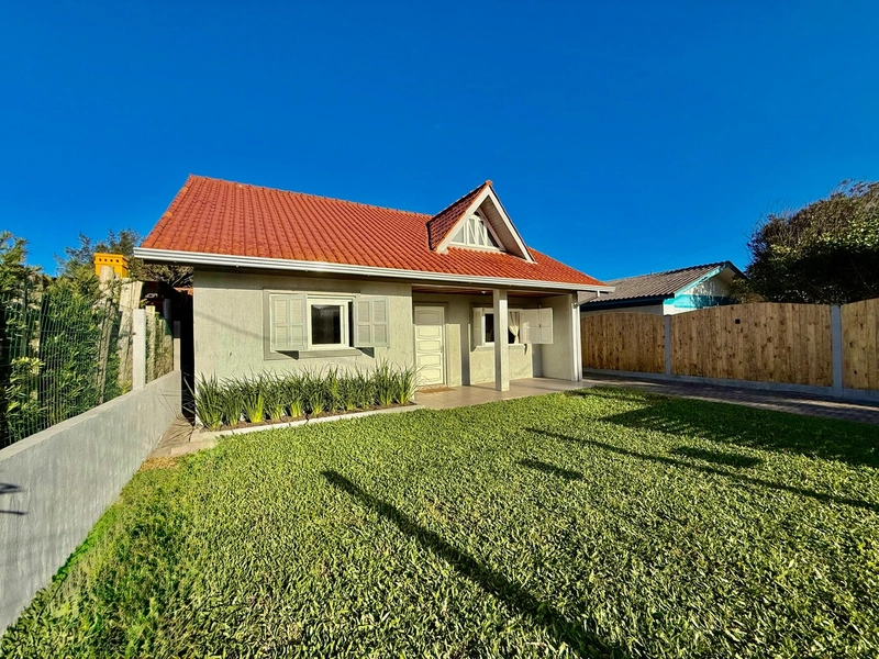 Linda Casa com Piscina e Quiosque, Próxima ao Mar e Centro!: 4ª foto da galeria de imagens do imóvel