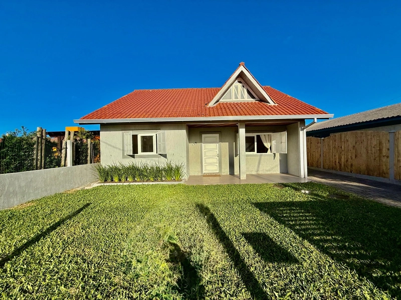 Linda Casa com Piscina e Quiosque, Próxima ao Mar e Centro!: 2ª foto da galeria de imagens do imóvel