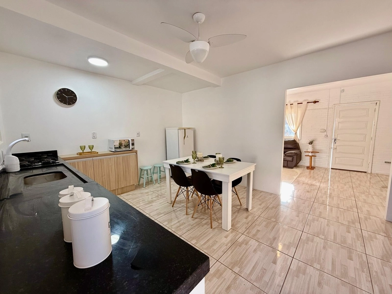 Linda Casa com Piscina e Quiosque, Próxima ao Mar e Centro!: 16ª foto da galeria de imagens do imóvel