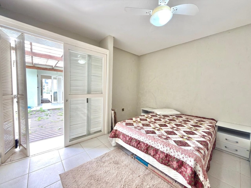 Casa Aconchegante á Venda, Ótima Localização e Pátio Amplo!: 14ª foto da galeria de imagens do imóvel