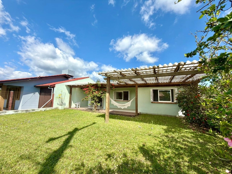 Casa Aconchegante á Venda, Ótima Localização e Pátio Amplo!: 3ª foto da galeria de imagens do imóvel