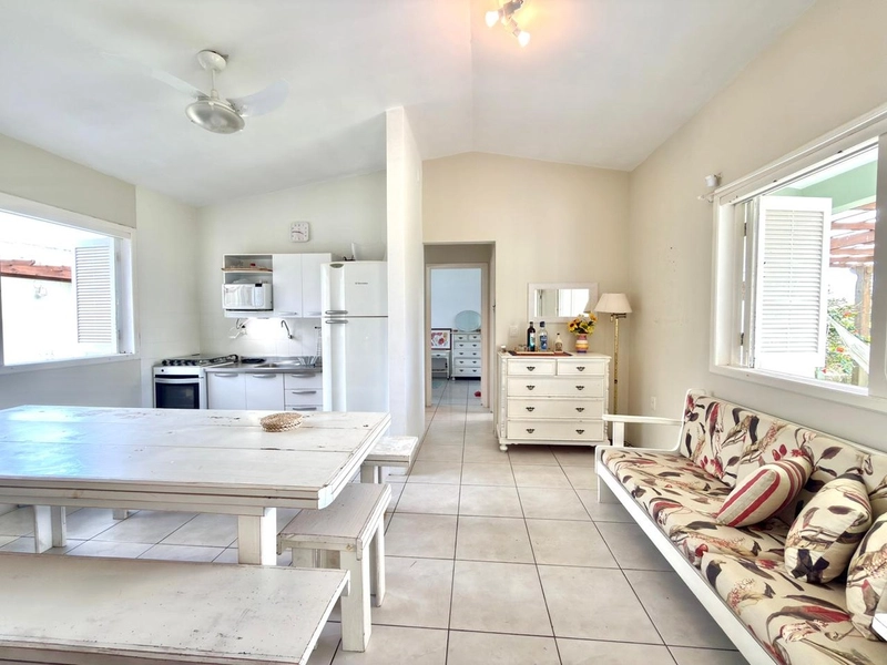 Casa Aconchegante á Venda, Ótima Localização e Pátio Amplo!: 5ª foto da galeria de imagens do imóvel