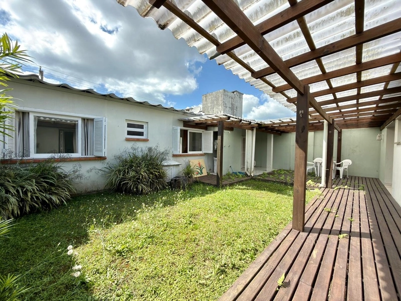 Casa Aconchegante á Venda, Ótima Localização e Pátio Amplo!: 19ª foto da galeria de imagens do imóvel