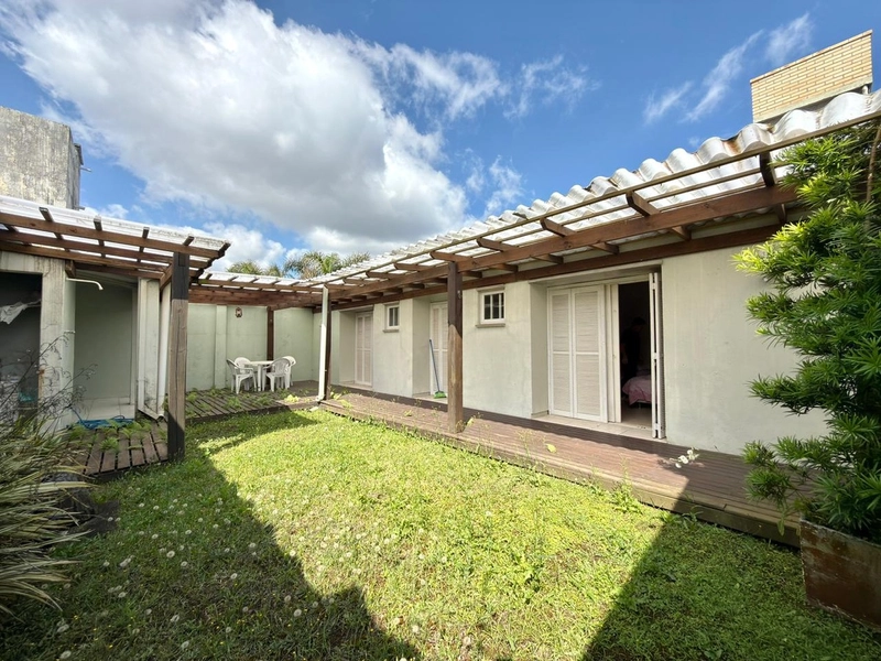 Casa Aconchegante á Venda, Ótima Localização e Pátio Amplo!: 18ª foto da galeria de imagens do imóvel