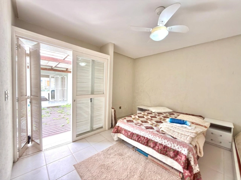 Casa Aconchegante á Venda, Ótima Localização e Pátio Amplo!: 13ª foto da galeria de imagens do imóvel