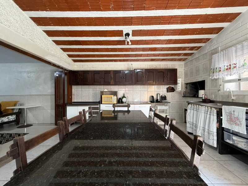 Casa Espaçosa e Bem Localizada, Próximo ao Mar!: 4ª foto da galeria de imagens do imóvel