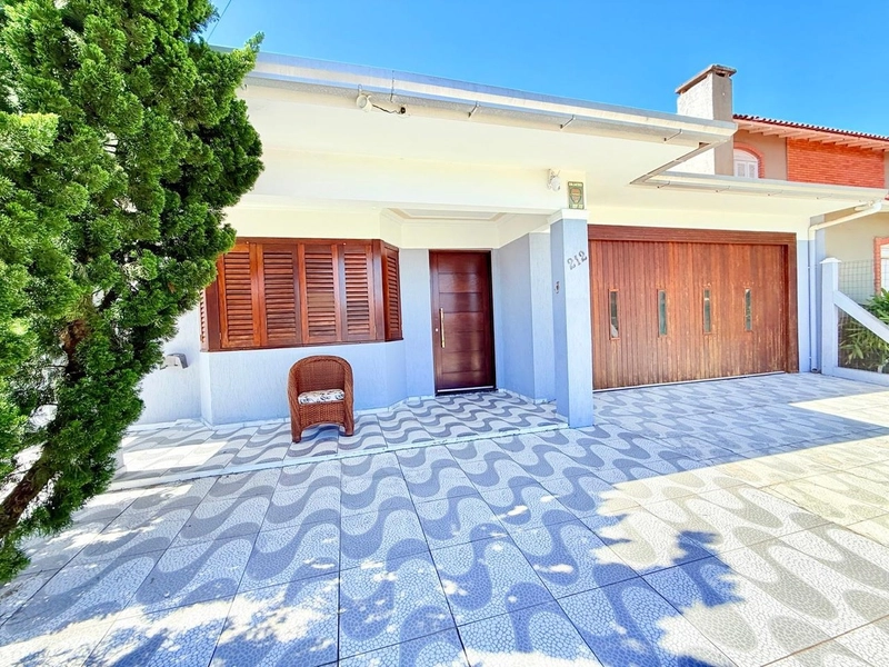 Casa Charmosa á Venda,  á Poucas Quadras do Mar!: 2ª foto da galeria de imagens do imóvel