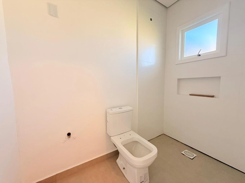 Charmosa Casa á venda, com duas Suítes, Piscina e Ótima Localização!: 10ª foto da galeria de imagens do imóvel