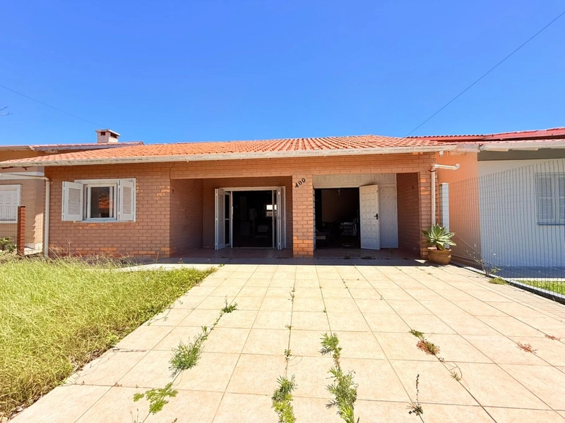 Linda Casa com 1 Suíte, Anexo com Churrasqueira e Garagem fechada!: 2ª foto da galeria de imagens do imóvel