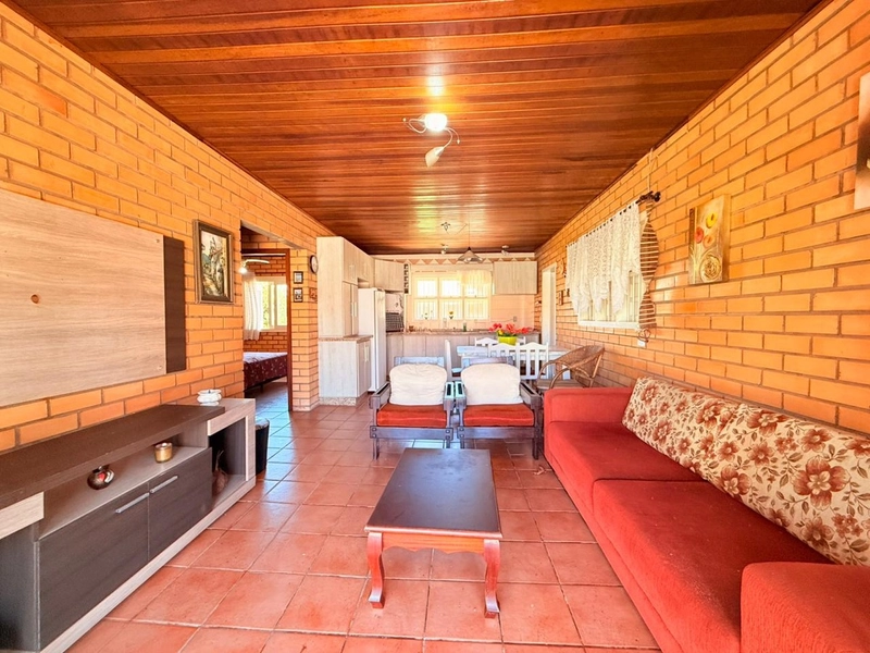 Linda Casa com 1 Suíte, Anexo com Churrasqueira e Garagem fechada!: 4ª foto da galeria de imagens do imóvel