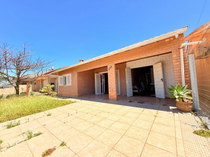 Linda Casa com 1 Suíte, Anexo com Churrasqueira e Garagem fechada!: 1ª foto da galeria de imagens do imóvel