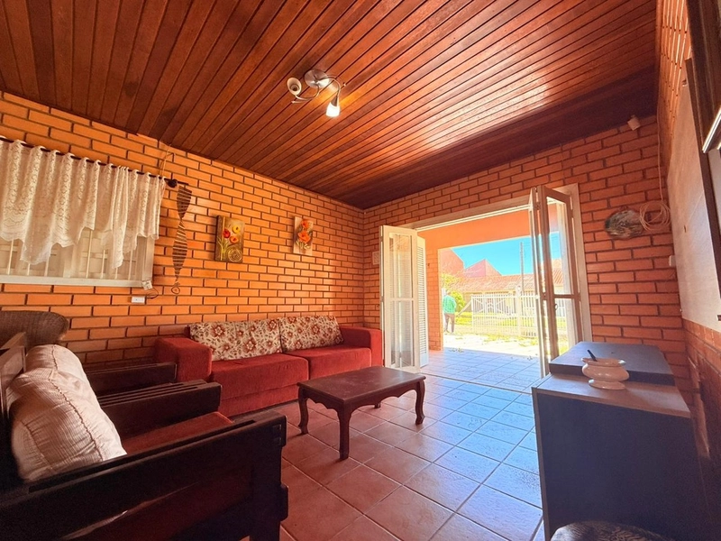 Linda Casa com 1 Suíte, Anexo com Churrasqueira e Garagem fechada!: 3ª foto da galeria de imagens do imóvel