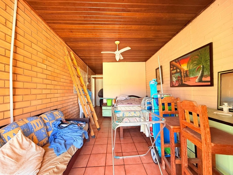 Linda Casa com 1 Suíte, Anexo com Churrasqueira e Garagem fechada!: 11ª foto da galeria de imagens do imóvel