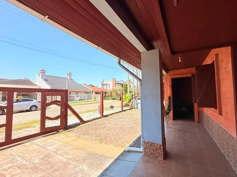 Casa Charmosa e Aconchegante, com 3 Quartos e um Pátio Amplo!: 3ª foto da galeria de imagens do imóvel