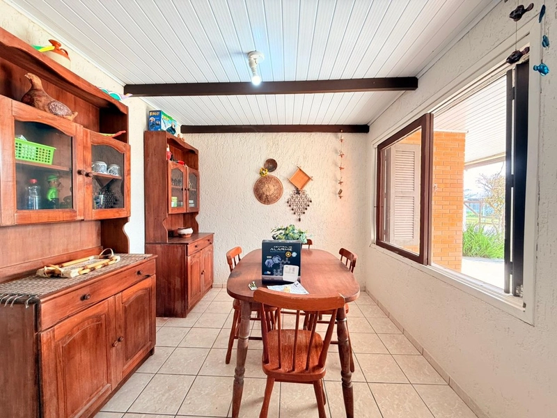 Charmosa Casa a Venda, 3 Quartos, Pátio Amplo e Ótima Localização!: 6ª foto da galeria de imagens do imóvel