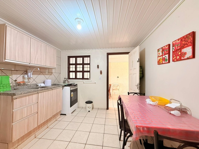 Charmosa Casa a Venda, 3 Quartos, Pátio Amplo e Ótima Localização!: 7ª foto da galeria de imagens do imóvel