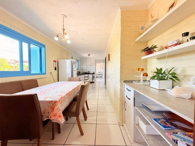 Linda Casa de Esquina, com uma Ótima Localização!: 8ª foto da galeria de imagens do imóvel