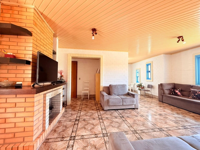 Linda Casa de Esquina, com uma Ótima Localização!: 10ª foto da galeria de imagens do imóvel