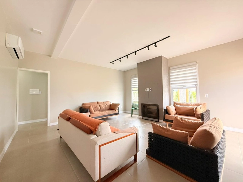 Linda Casa á Venda - Um Imóvel Espaçoso, Funcional e Bem Localizado!: 6ª foto da galeria de imagens do imóvel