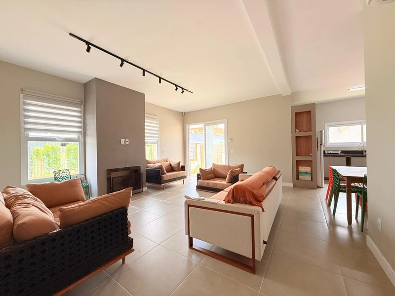 Linda Casa á Venda - Um Imóvel Espaçoso, Funcional e Bem Localizado!: 7ª foto da galeria de imagens do imóvel