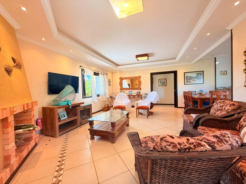 Lindo Imóvel Completo, Moderno e com Amplo Espaço Externo!: 4ª foto da galeria de imagens do imóvel