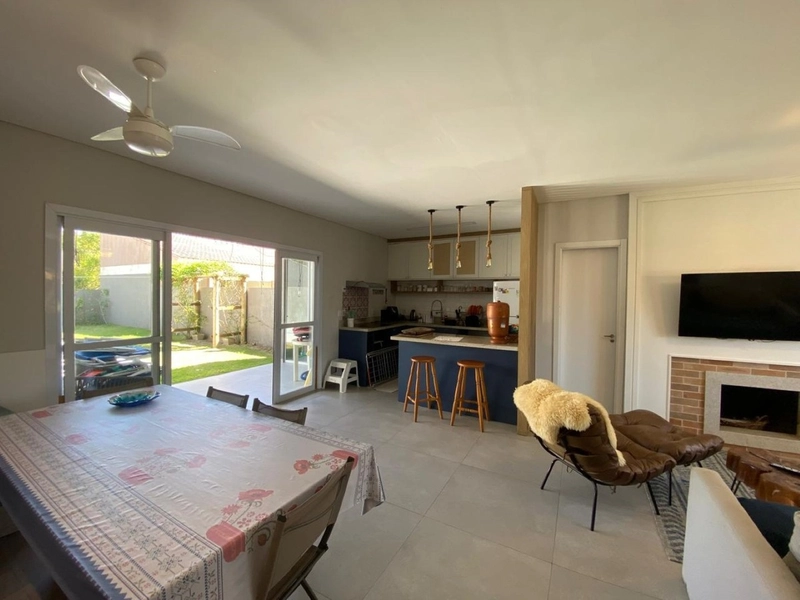 Sobrado Geminado Mobiliado a 4 quadras do mar, na praia do Arpoador!: 8ª foto da galeria de imagens do imóvel