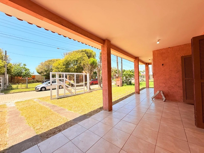 Casa Semi-mobiliada, bem distribuída e com amplo pátio frente e fundos: 14ª foto da galeria de imagens do imóvel